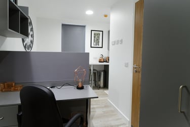 Classic Studio at Oldway Centre, 39 High Street, City Centre, Swansea, SA11LA - Image 4